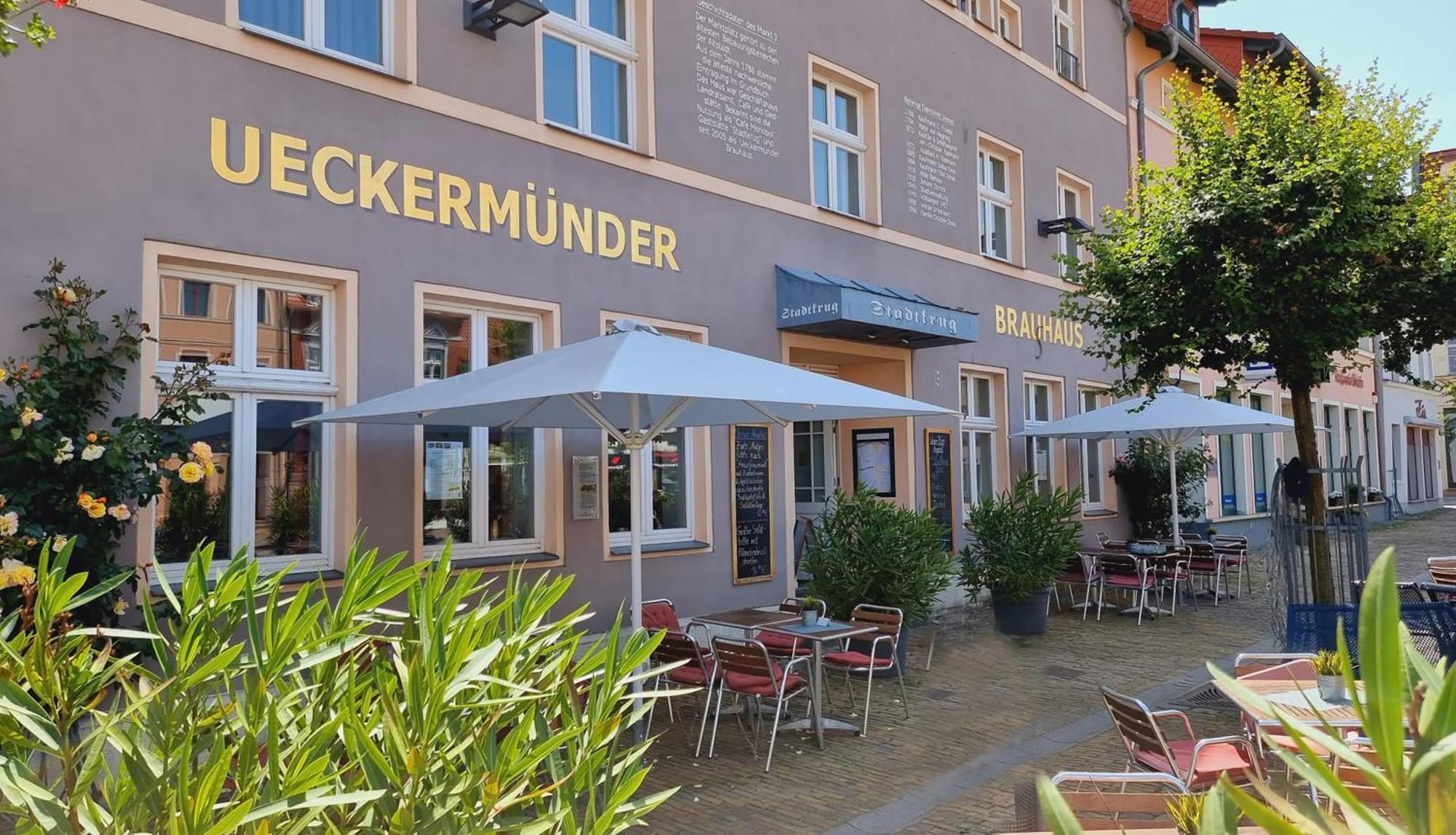 Hotel Am Markt & Brauhaus Stadtkrug Ueckermünde Exteriör bild