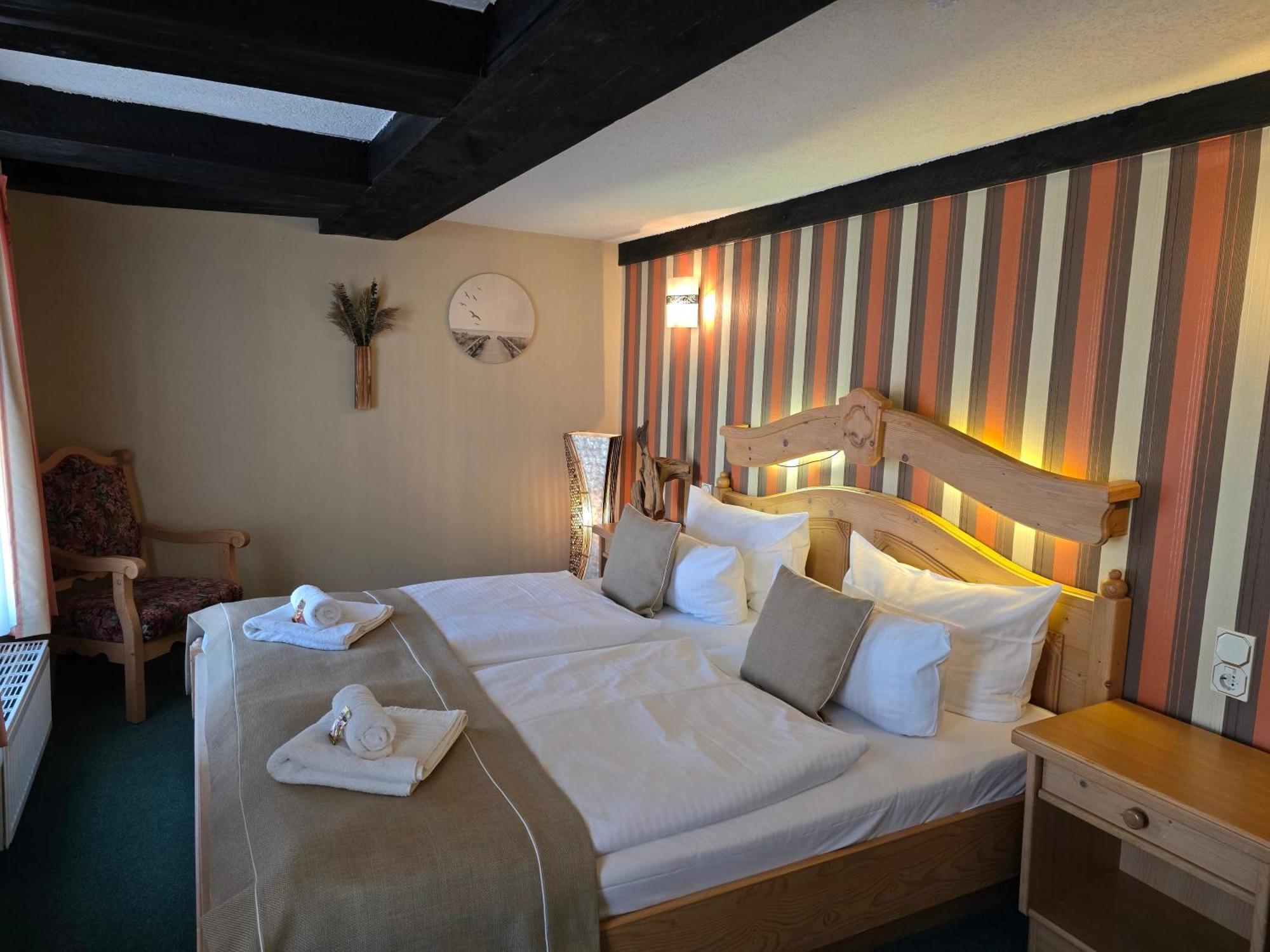 Hotel Am Markt & Brauhaus Stadtkrug Ueckermünde Exteriör bild